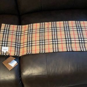 Burberry classic 100% cashmere infinity scarf